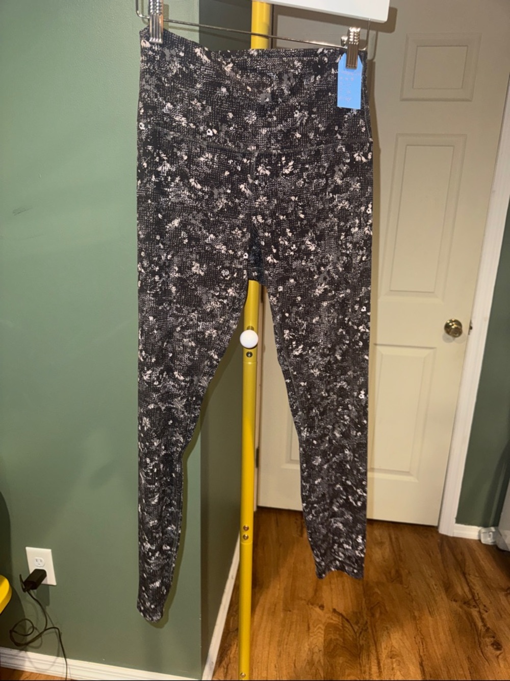 Lululemon Black & White Speckled Active Leggings